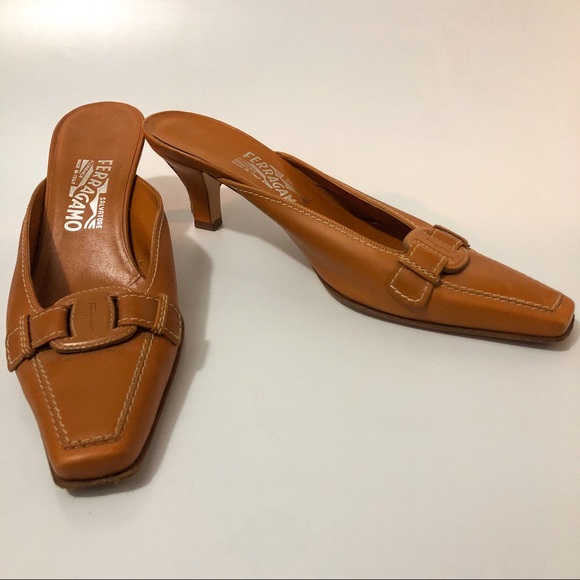 Vintage Salvatore Ferragamo slip-on Italian mules - Picture 2 of 10